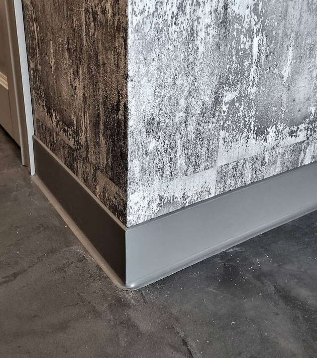 Плинтус ХДФ Dollken S60 60мм х 2,575м 1209 Антрацит RAL 7016