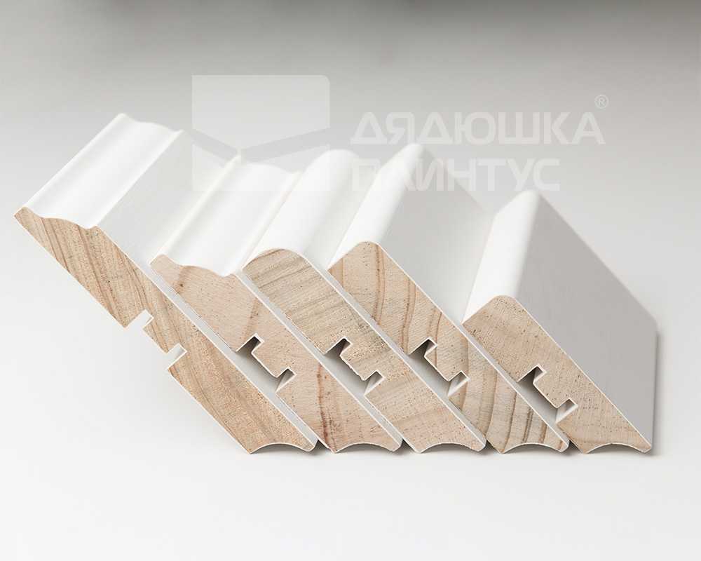 Плинтус кедр Стоунвуд. 80B 80мм 2,35м Белый