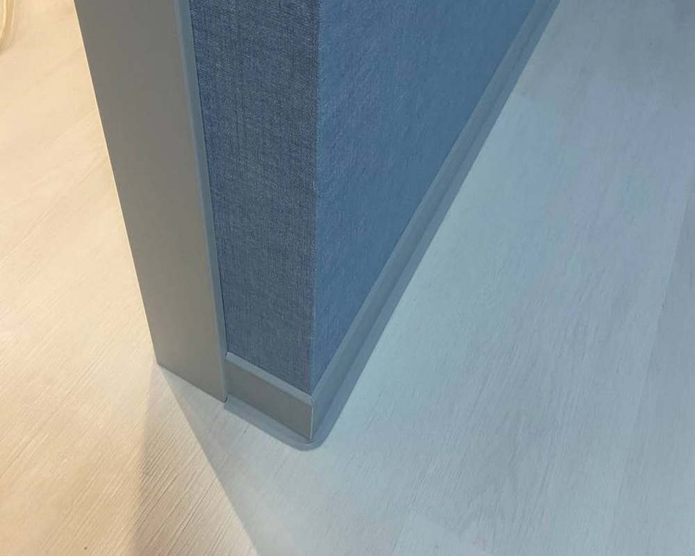 Плинтус ХДФ Dollken S60 60 мм х 2,575м 1202 Светло-серый