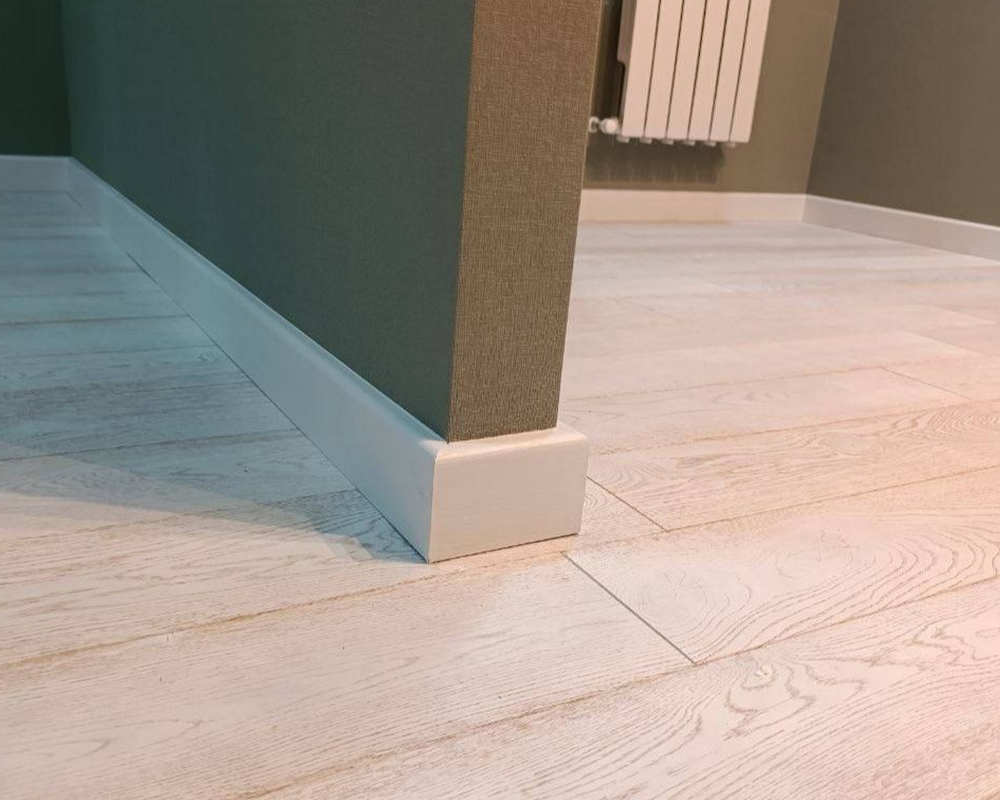 Плинтус МДФ Лука Пл 100-1МДФ.2700.Point line 24040 Дуб кантри белый