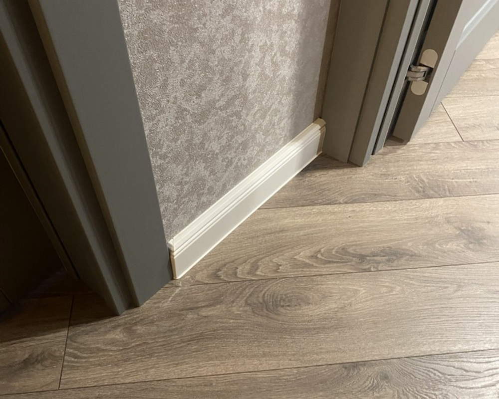 Плинтус ХДФ Dollken Cubu Hamburg Style 100 мм х 2,5 м 5012 Белый