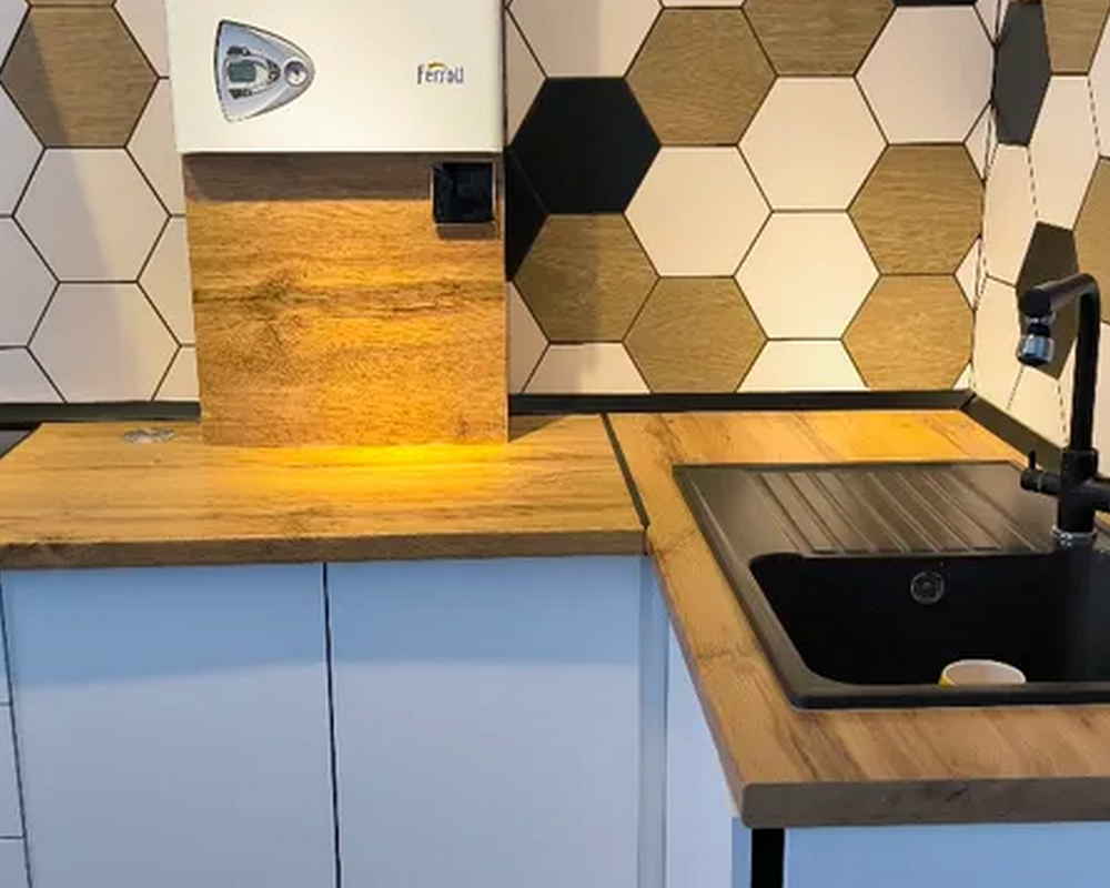 Плинтус для столешниц гладкий Алюминий 25*25мм 3,05м. Черный