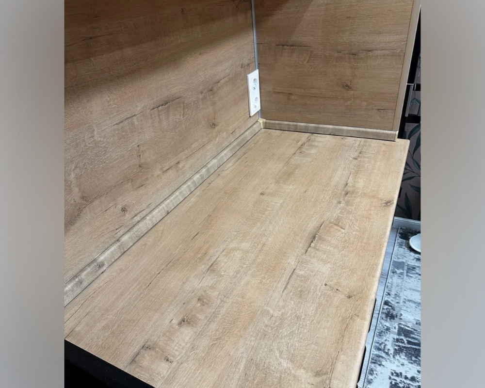 Плинтус для столешниц прямоугольный ПВХ Волшебная палочка 25*12мм 3м 2052 Дуб вотан