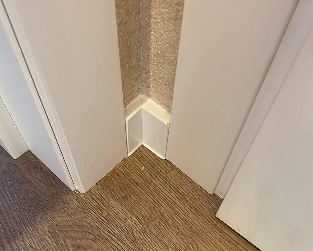 Плинтус ХДФ Dollken Cubu Flex Life 80мм х 2,5 м 1013 Белый