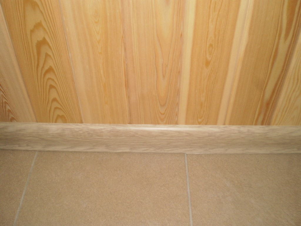 Плинтус ПВХ Волшебная палочка 58мм 2,2м 5805