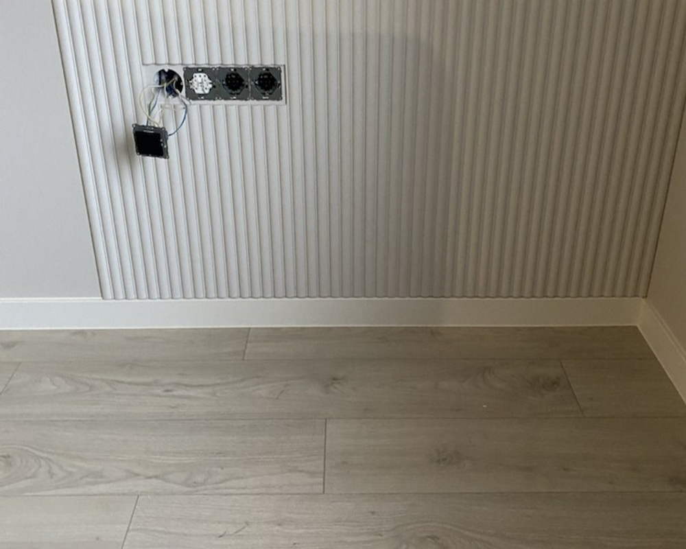 Плинтус ХДФ Dollken Cubu Flex Life 80мм х 2,5 м 1013 Белый