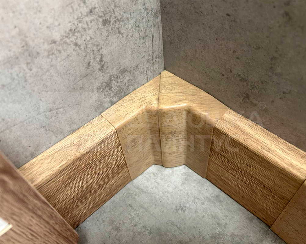 Угол внутренний комп. Белый