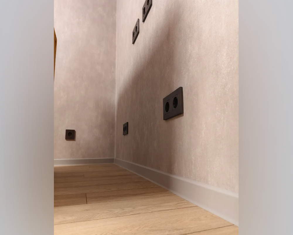 Плинтус ПВХ   MAGIC STIСK 77мм 2,2 м MS114 Ильм