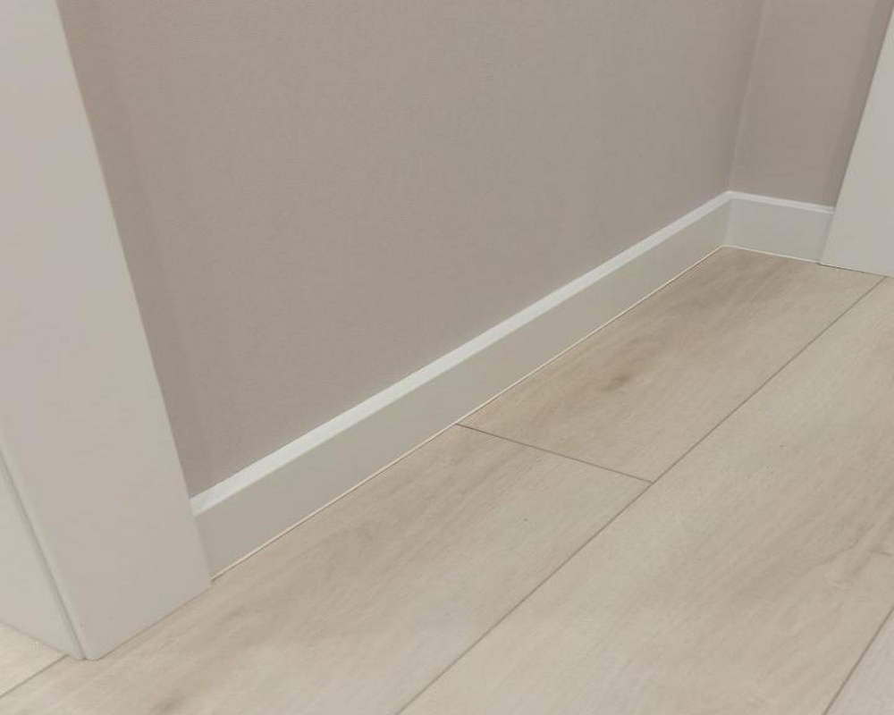 Плинтус ХДФ Dollken Cubu Flex Life 80мм х 2,5 м 1013 Белый